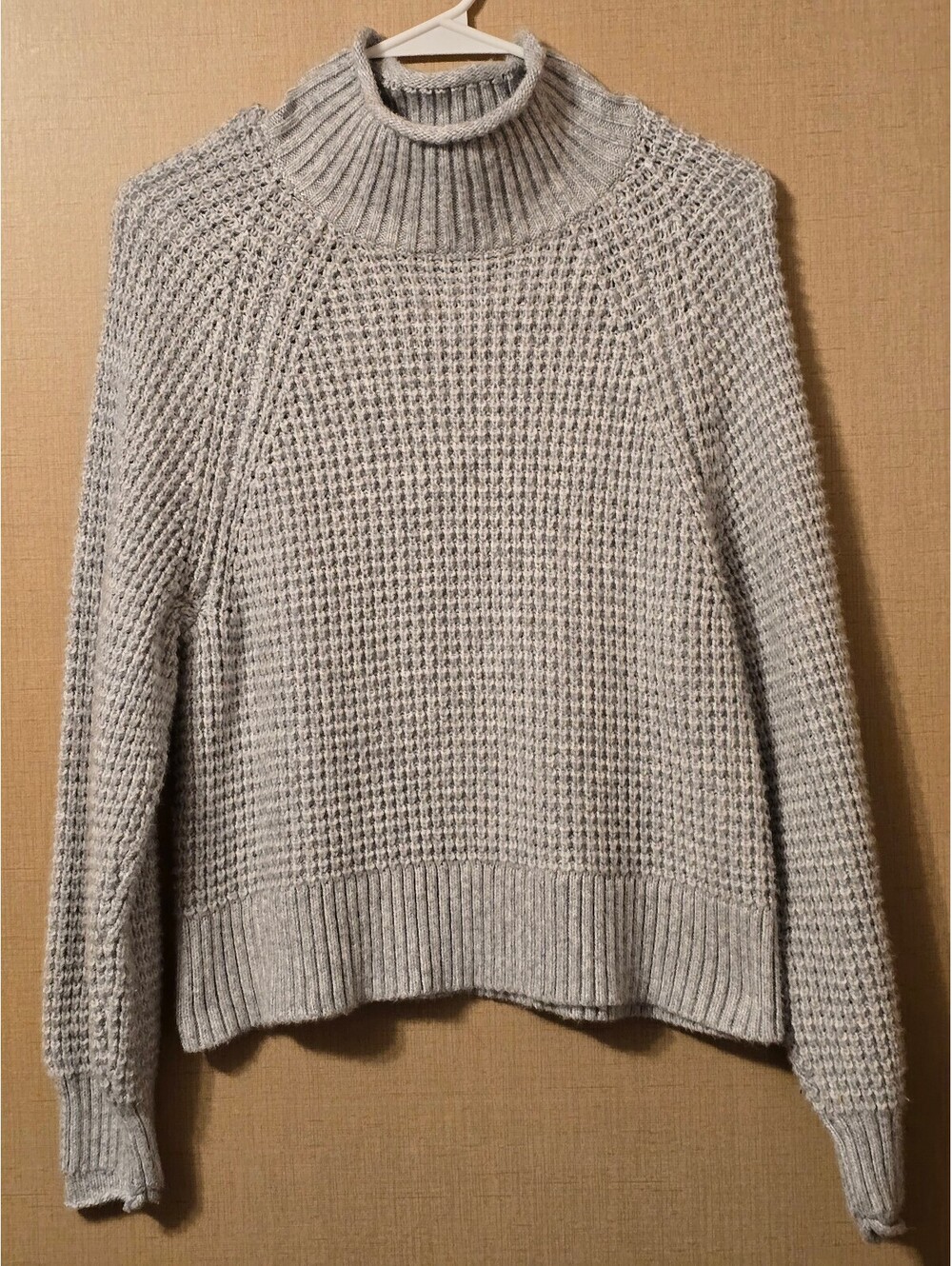 American Eagle Gray Waffle Knit Turtleneck Sweater Size S